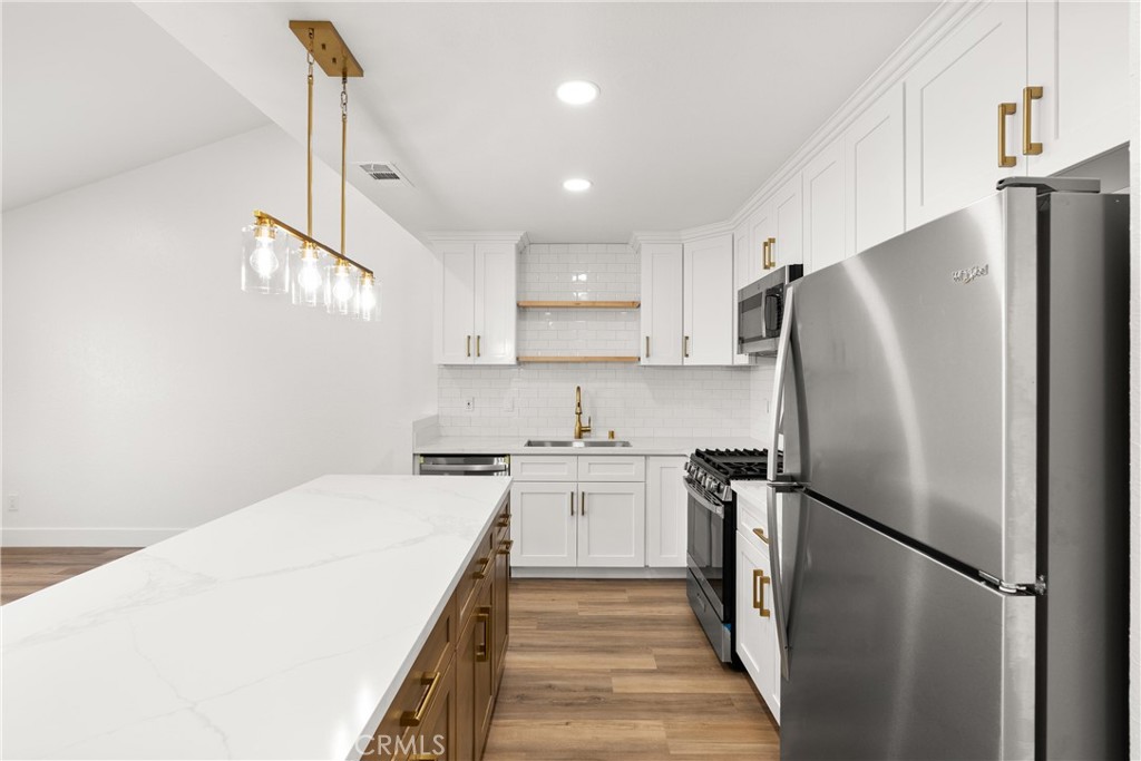 87 Tennessee Street C Property Photo 11