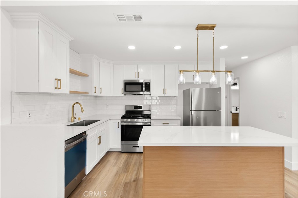 87 Tennessee Street C Property Photo 13