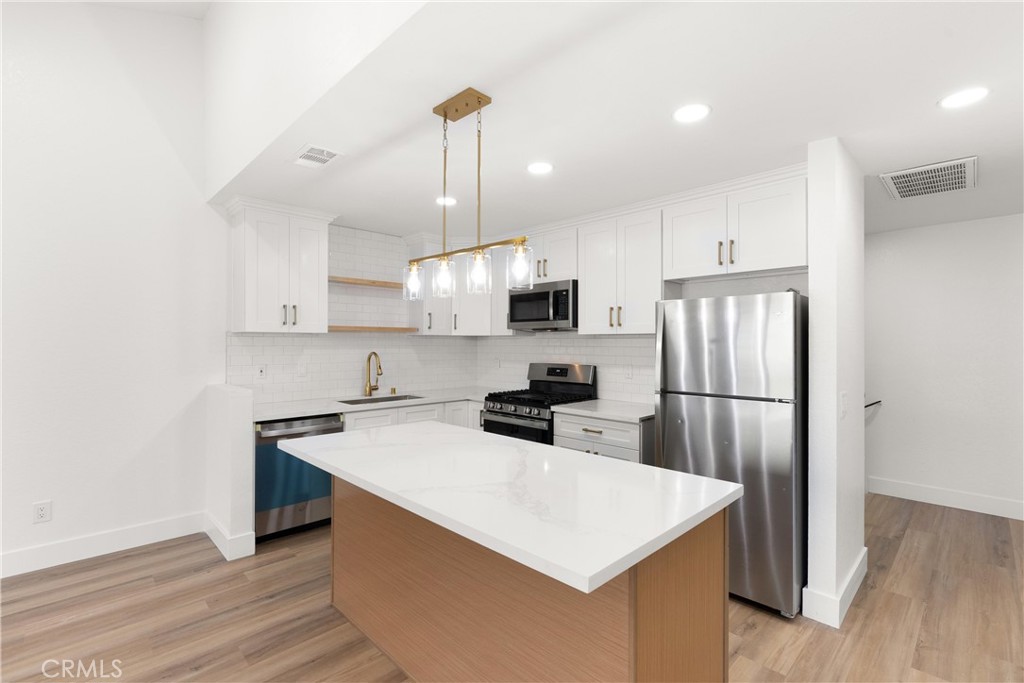 87 Tennessee Street C Property Photo 15
