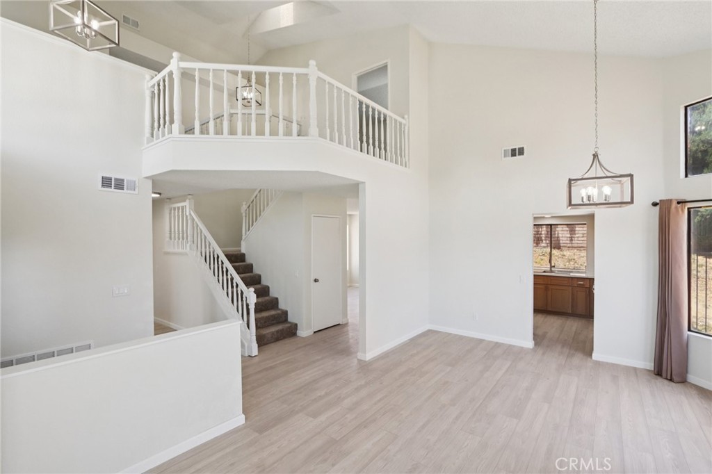 1122 W Galway Street Property Photo 5
