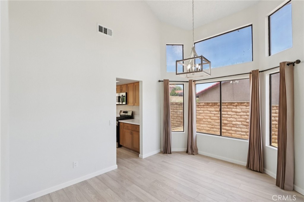 1122 W Galway Street Property Photo 7