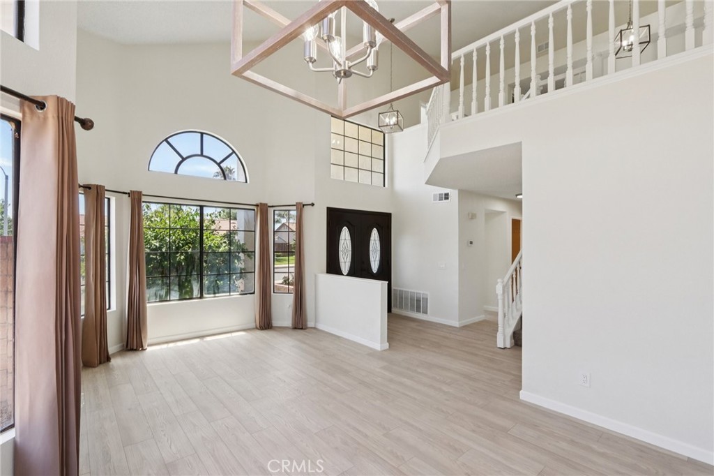 1122 W Galway Street Property Photo 8