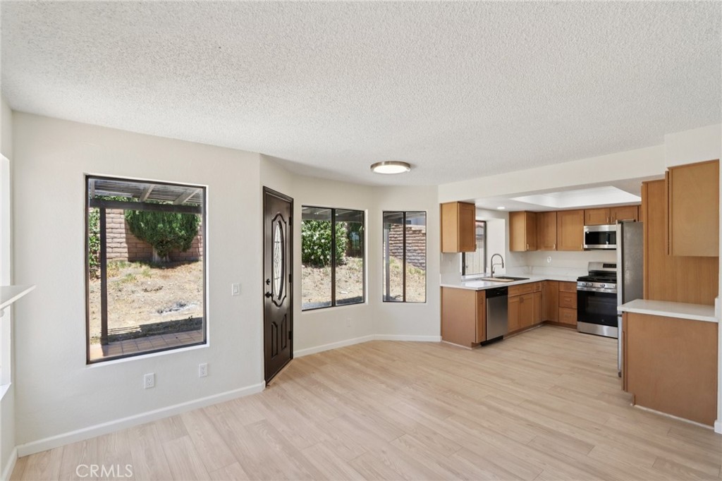 1122 W Galway Street Property Photo 14