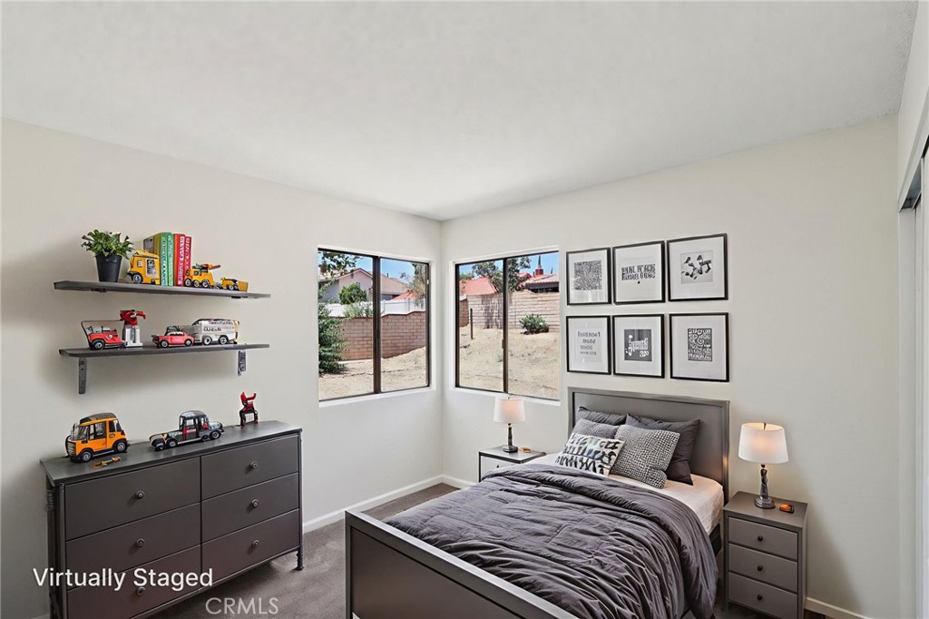 1122 W Galway Street Property Photo 22