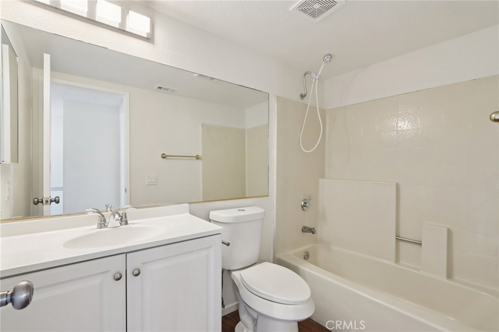 1122 W Galway Street Property Photo 28