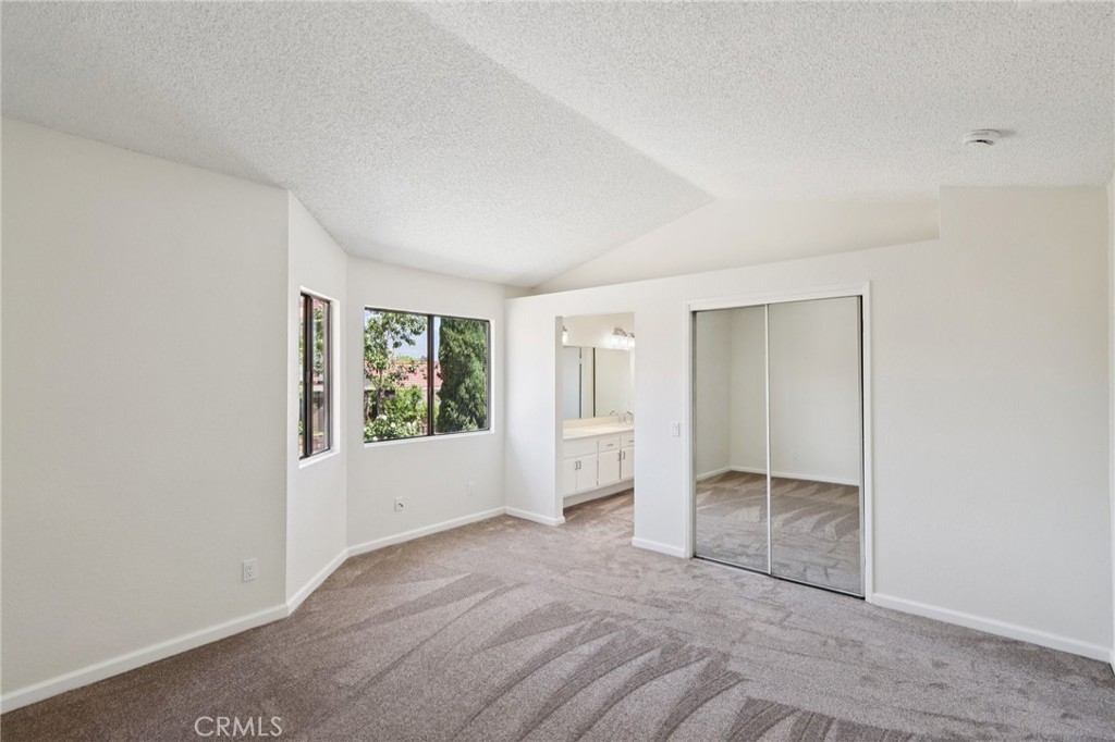 1122 W Galway Street Property Photo 31