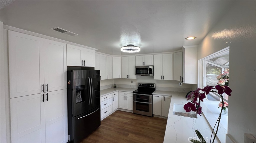 27112 Via Chiquero B Property Photo 2