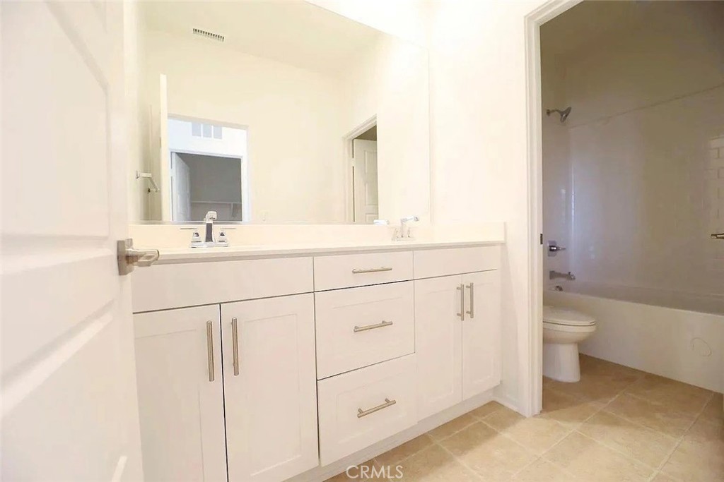 9569 Hammock Place Property Photo 14
