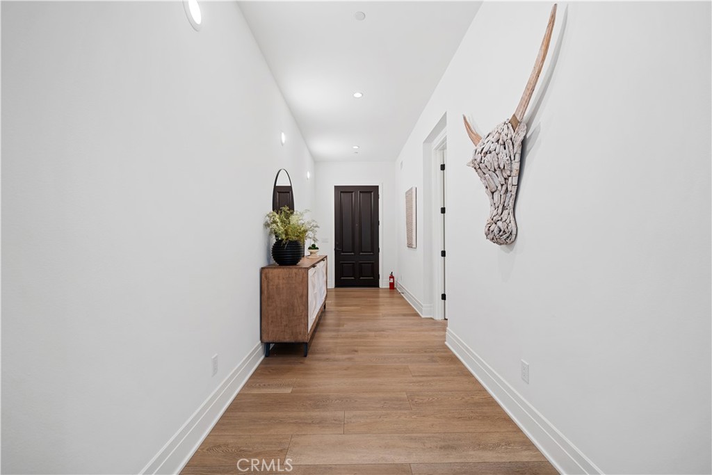 101 Lustro Property Photo 8