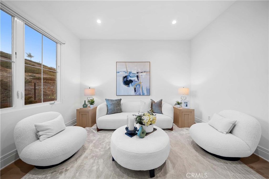 101 Lustro Property Photo 11