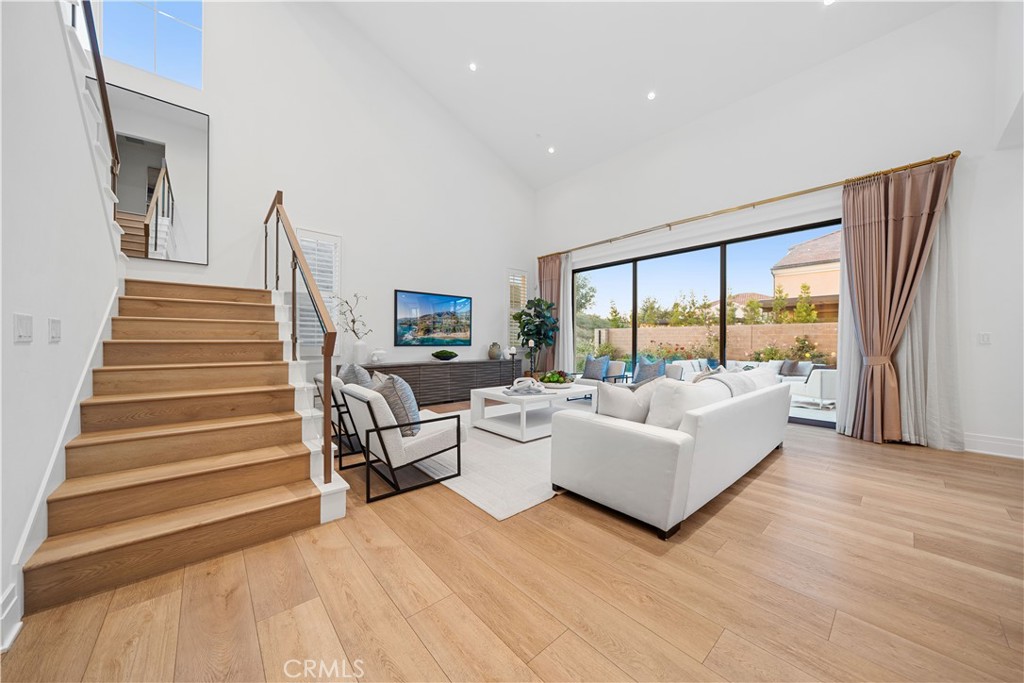101 Lustro Property Photo 17
