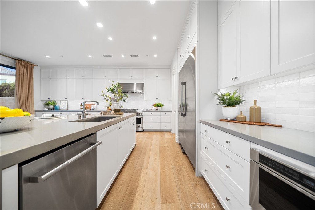 101 Lustro Property Photo 26