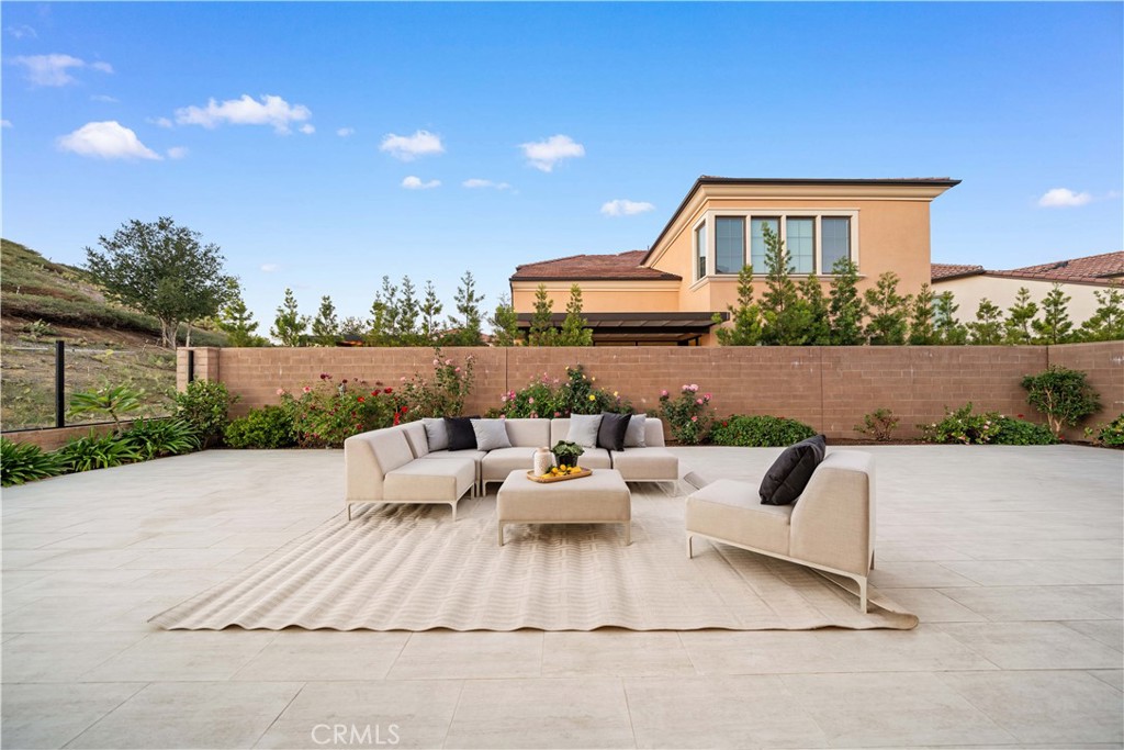 101 Lustro Property Photo 30