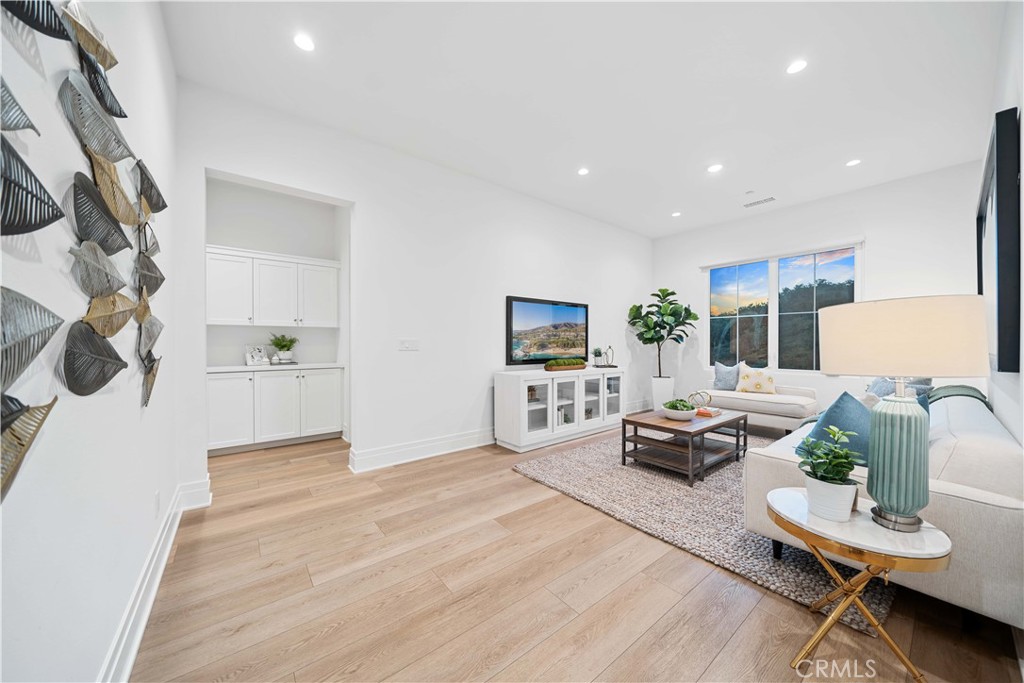 101 Lustro Property Photo 37