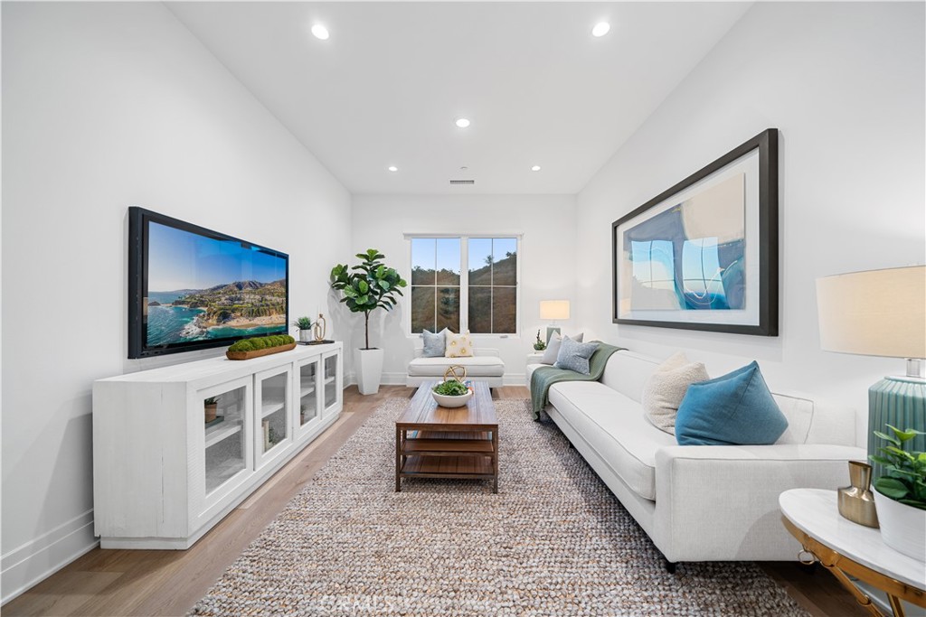 101 Lustro Property Photo 39