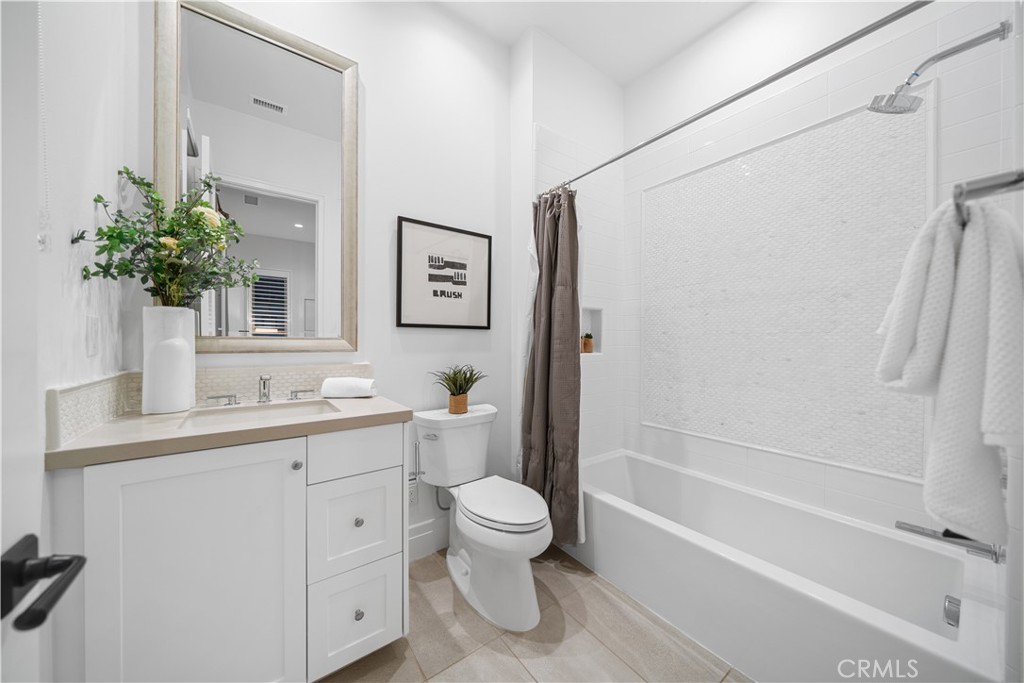 101 Lustro Property Photo 47