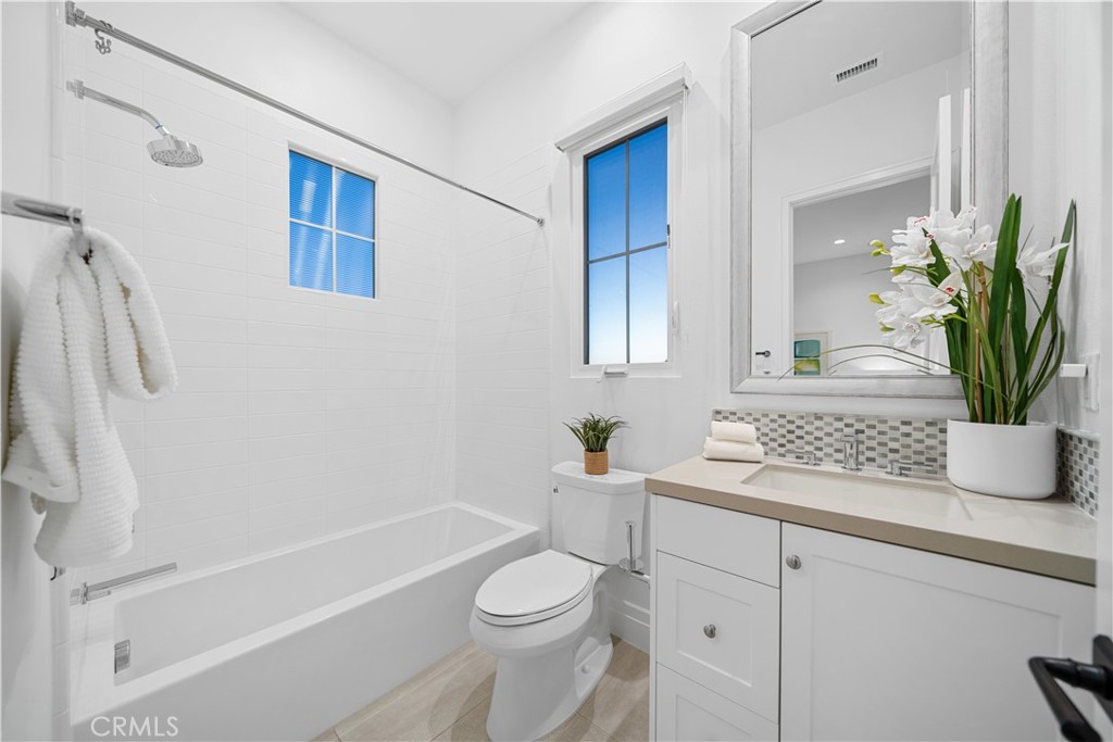 101 Lustro Property Photo 51