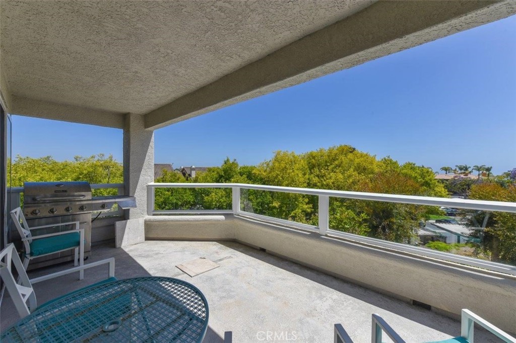 38 Toulon Property Photo 6