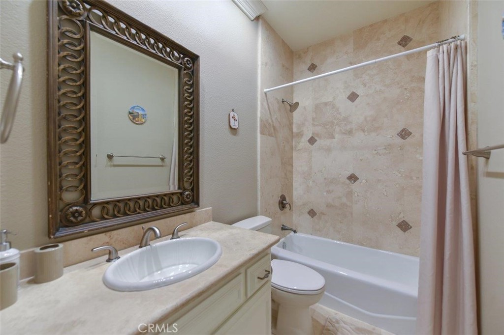 38 Toulon Property Photo 40
