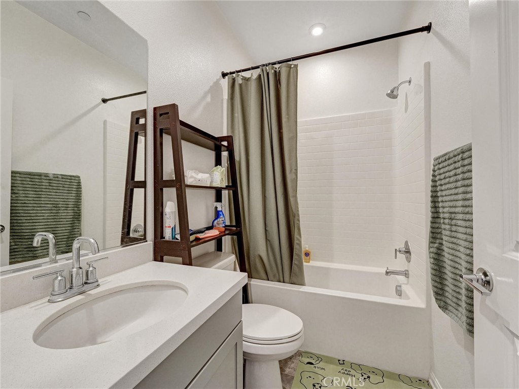 15974 Pilot Avenue Property Photo 24
