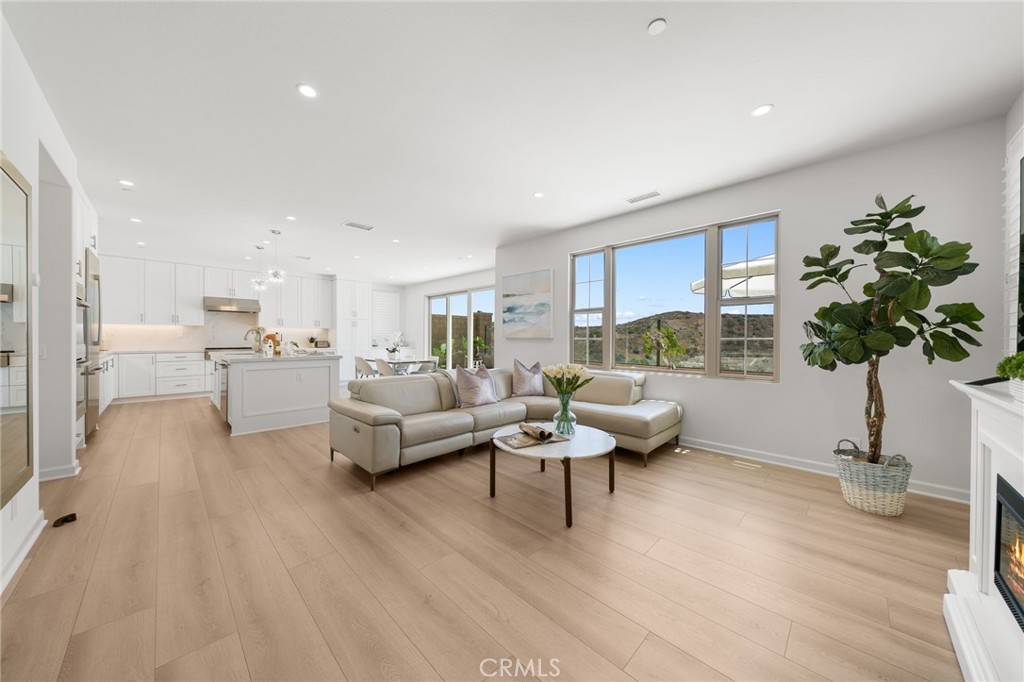 246 Canterbury Property Photo 6