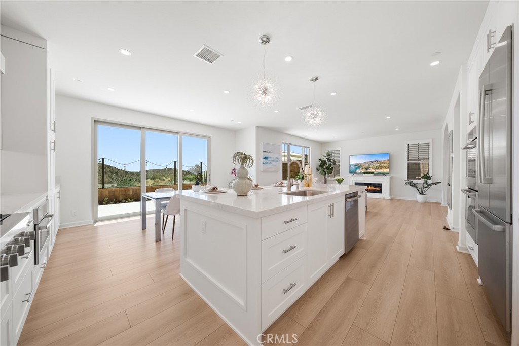 246 Canterbury Property Photo 11