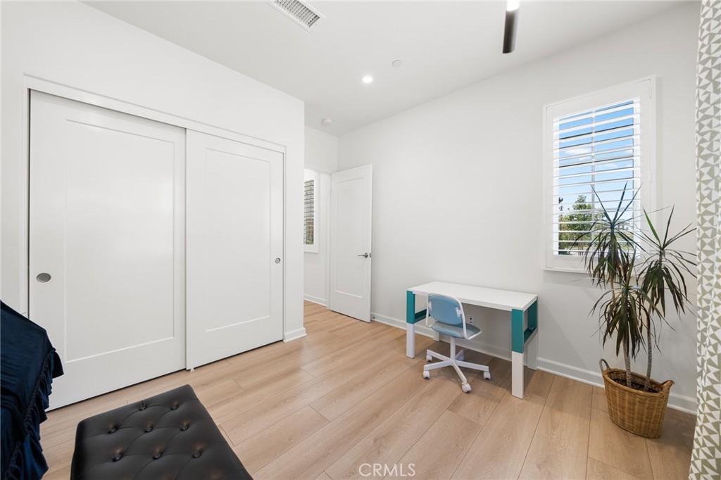 246 Canterbury Property Photo 19