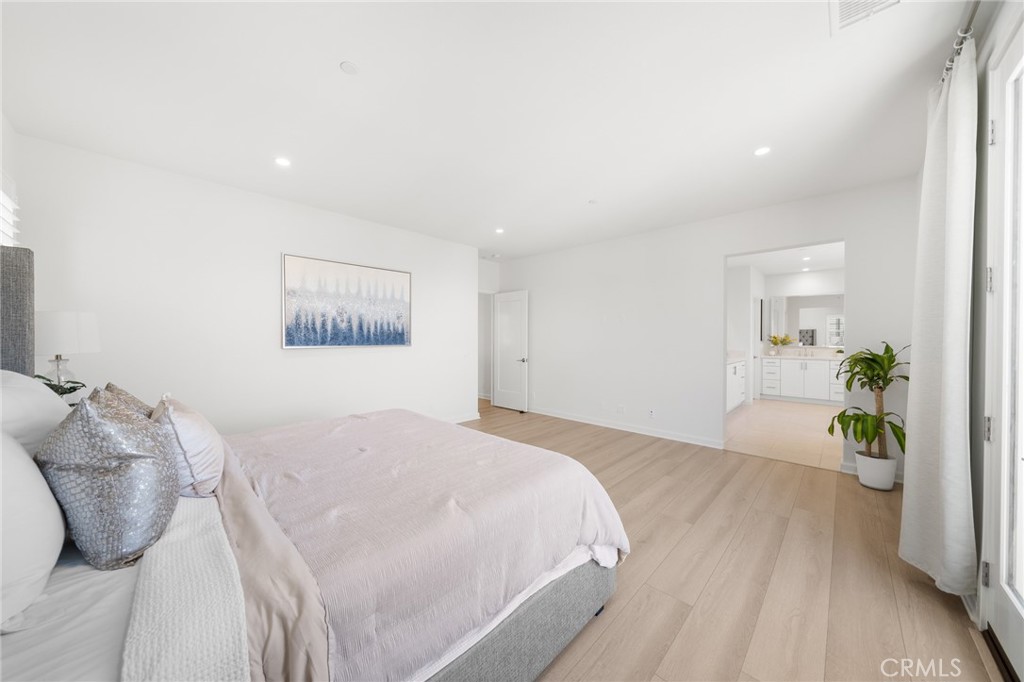 246 Canterbury Property Photo 33