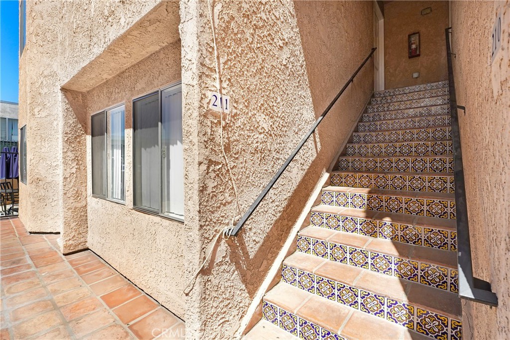 8020 Langdon Avenue 211 Property Photo 3