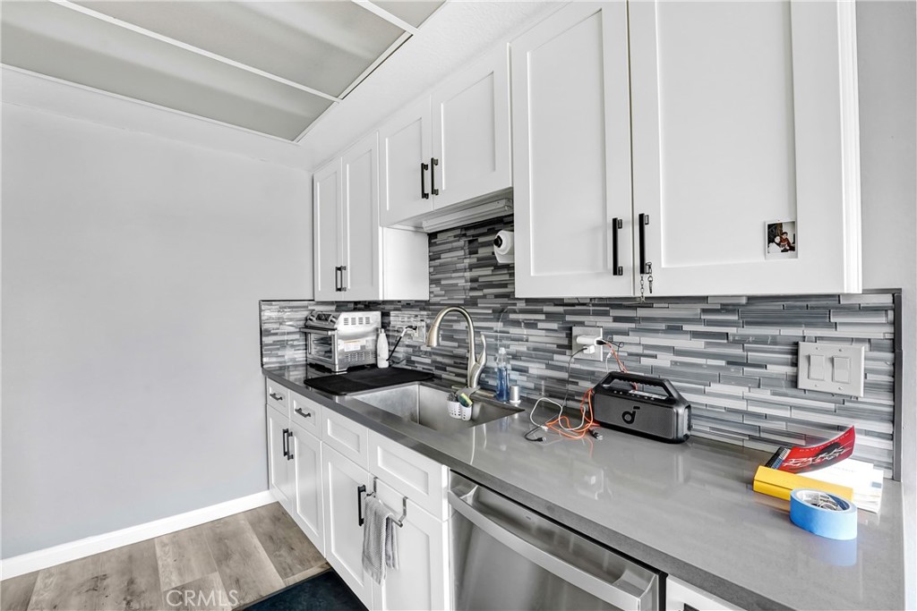 8020 Langdon Avenue 211 Property Photo 9