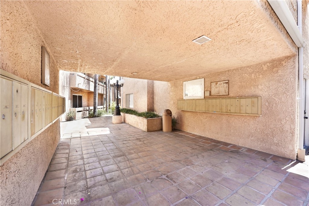 8020 Langdon Avenue 211 Property Photo 28