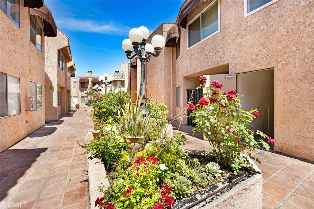 8020 Langdon Avenue 211 Property Photo 29