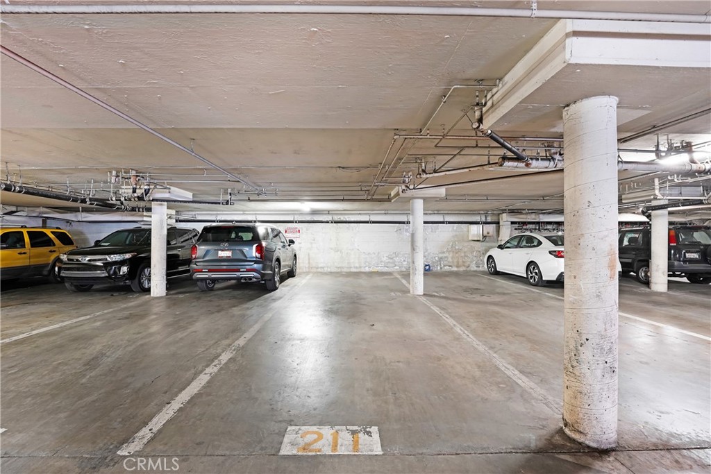 8020 Langdon Avenue 211 Property Photo 33