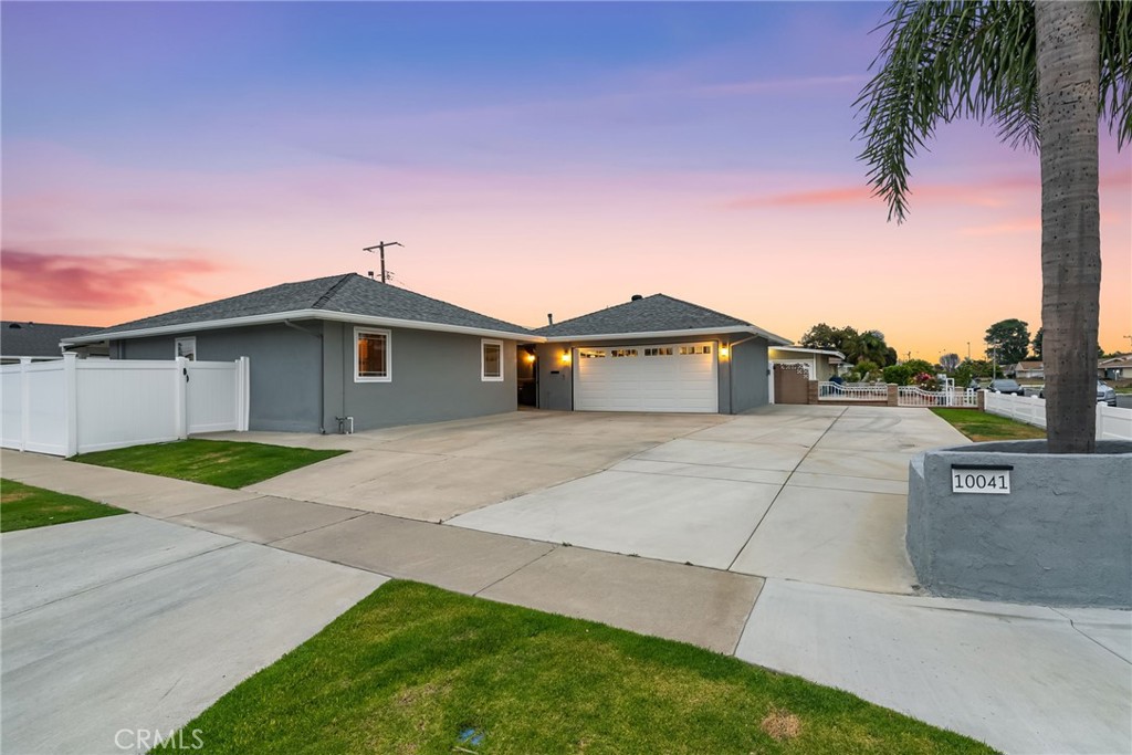 10041 Margo Lane Property Photo 1