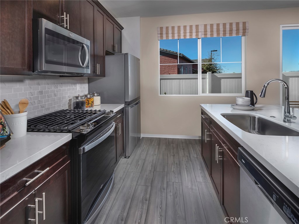 2141 Bergamot Street Property Photo 5