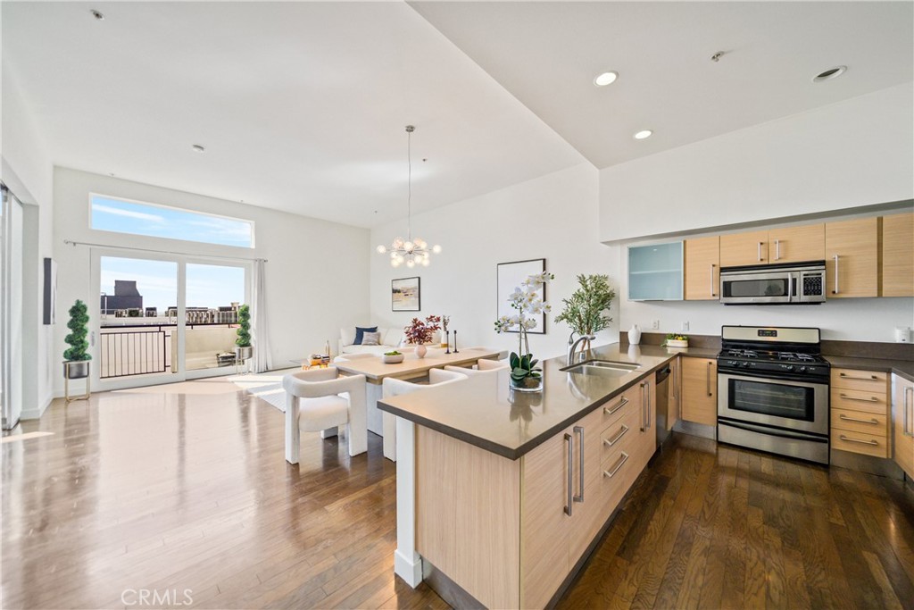 1234 Wilshire Boulevard 612 Property Photo 1