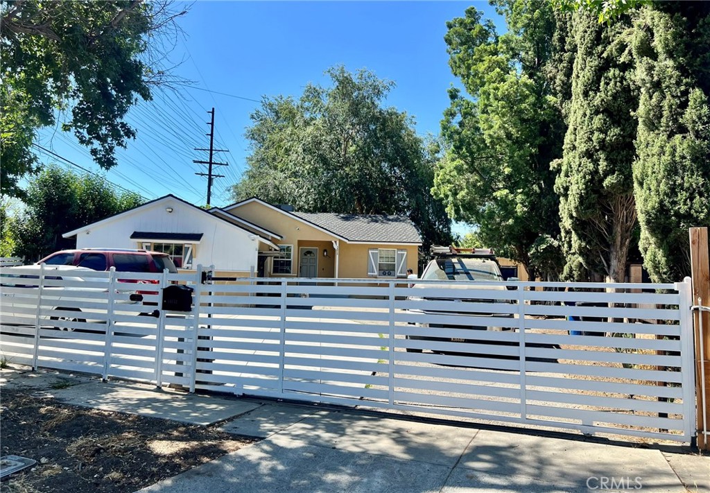 14712 Hiawatha Street Property Photo 1
