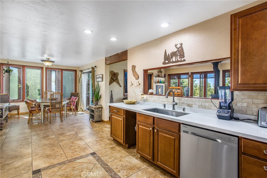 30421 Live Oak Drive Property Photo 9