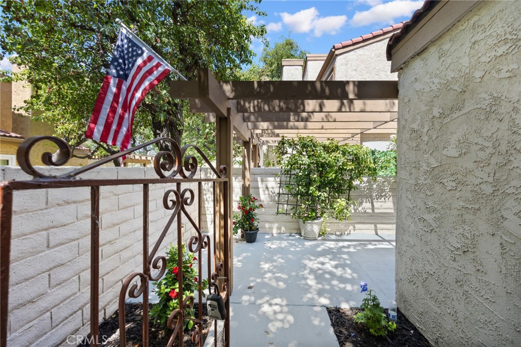 1304 Calle Grande 68 Property Photo 1