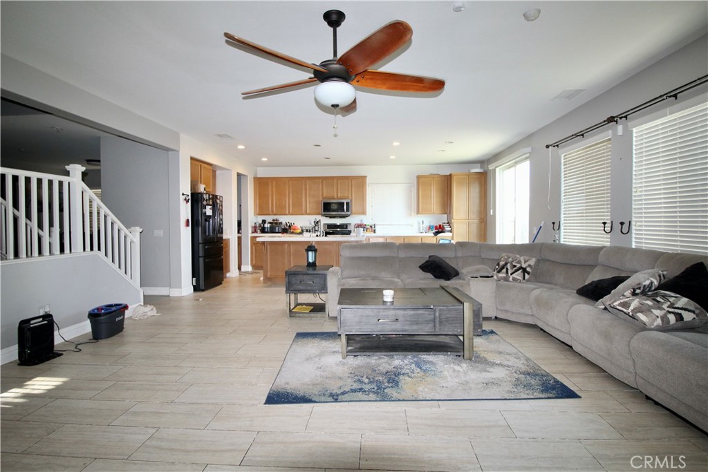 37575 Parkway Drive Property Photo 5