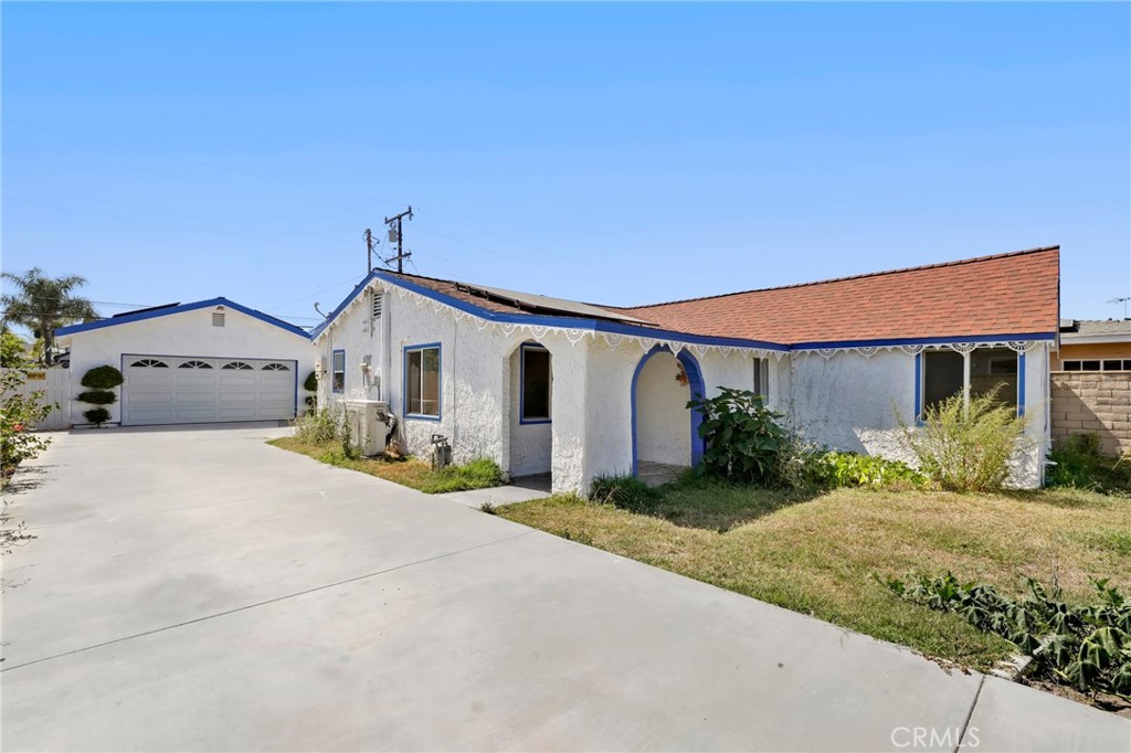 6681 Rostrata Avenue Property Photo 1