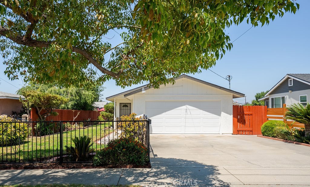 207 N Pasadena Avenue Property Photo 1