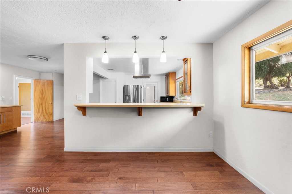 5495 N Mountain View Avenue Property Photo 11