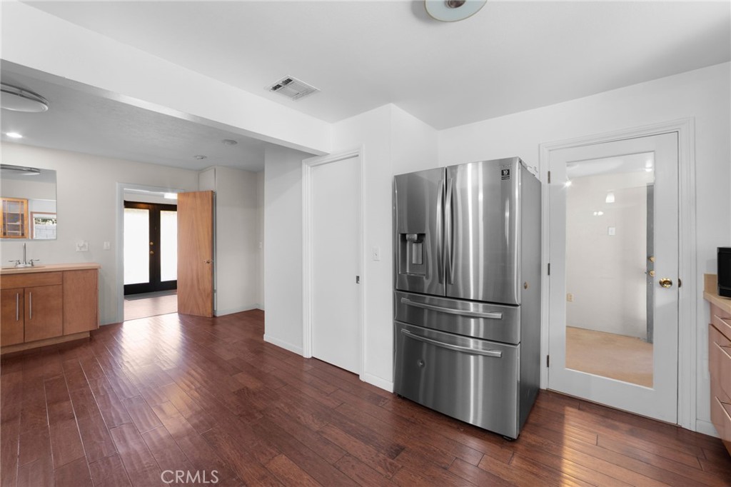 5495 N Mountain View Avenue Property Photo 13