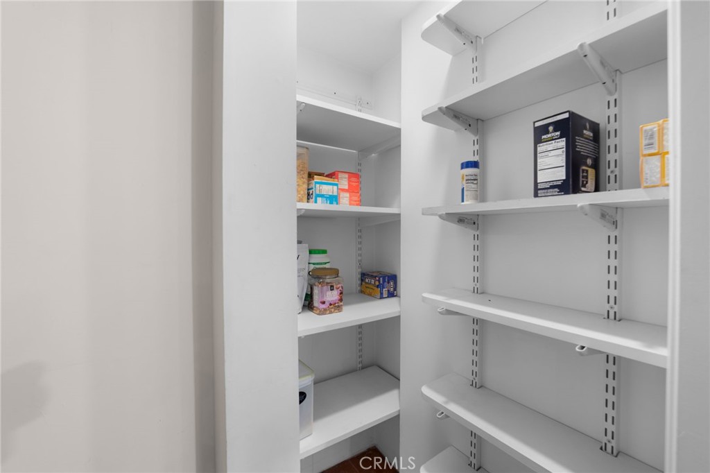 5495 N Mountain View Avenue Property Photo 14