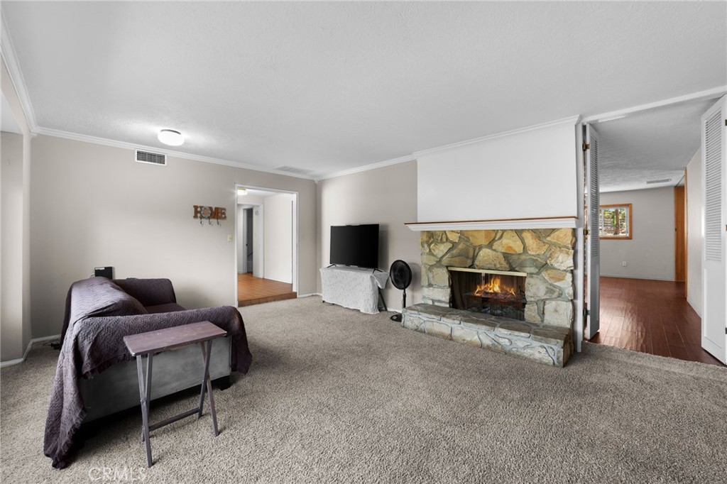 5495 N Mountain View Avenue Property Photo 16