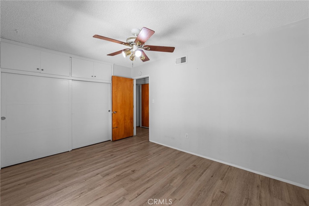 5495 N Mountain View Avenue Property Photo 21