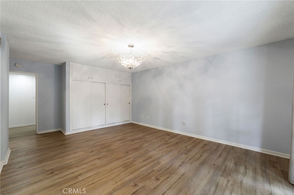 5495 N Mountain View Avenue Property Photo 23