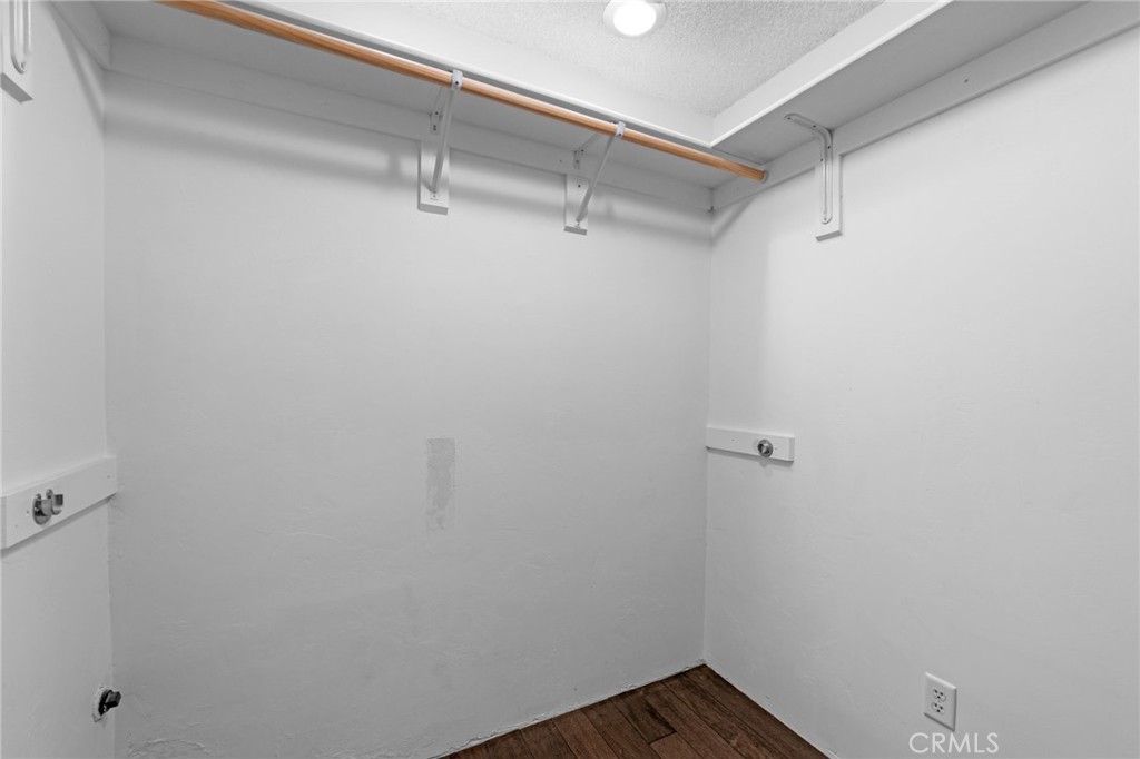 5495 N Mountain View Avenue Property Photo 26