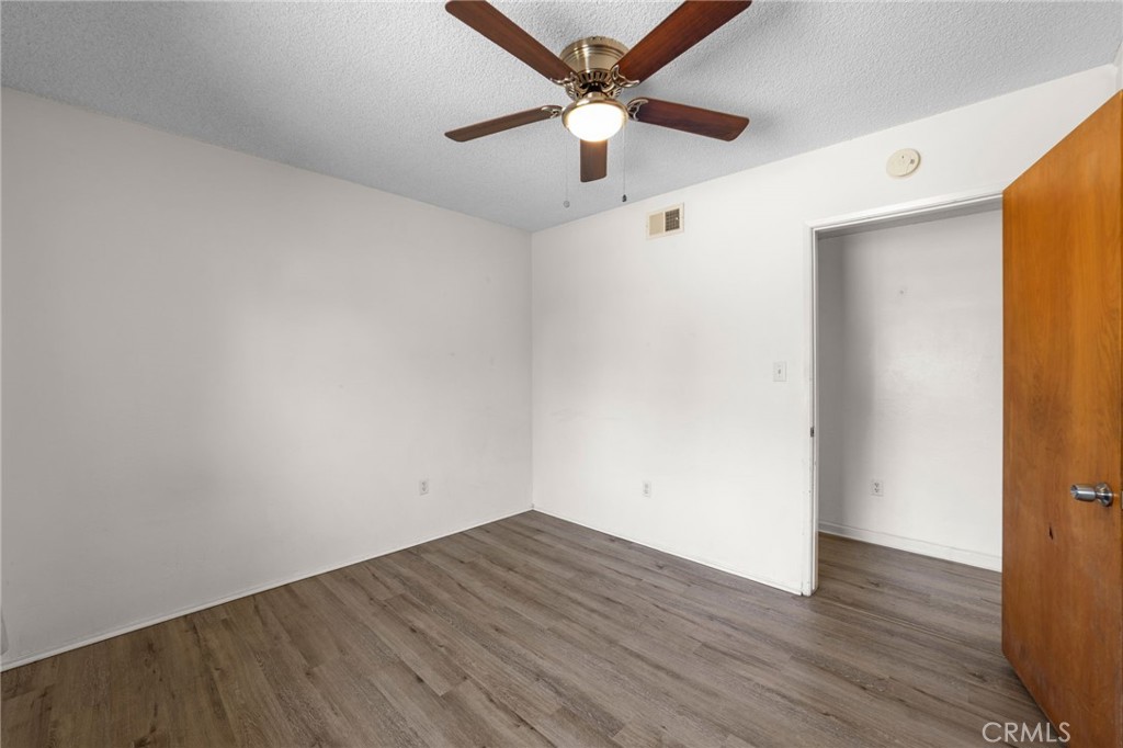 5495 N Mountain View Avenue Property Photo 28